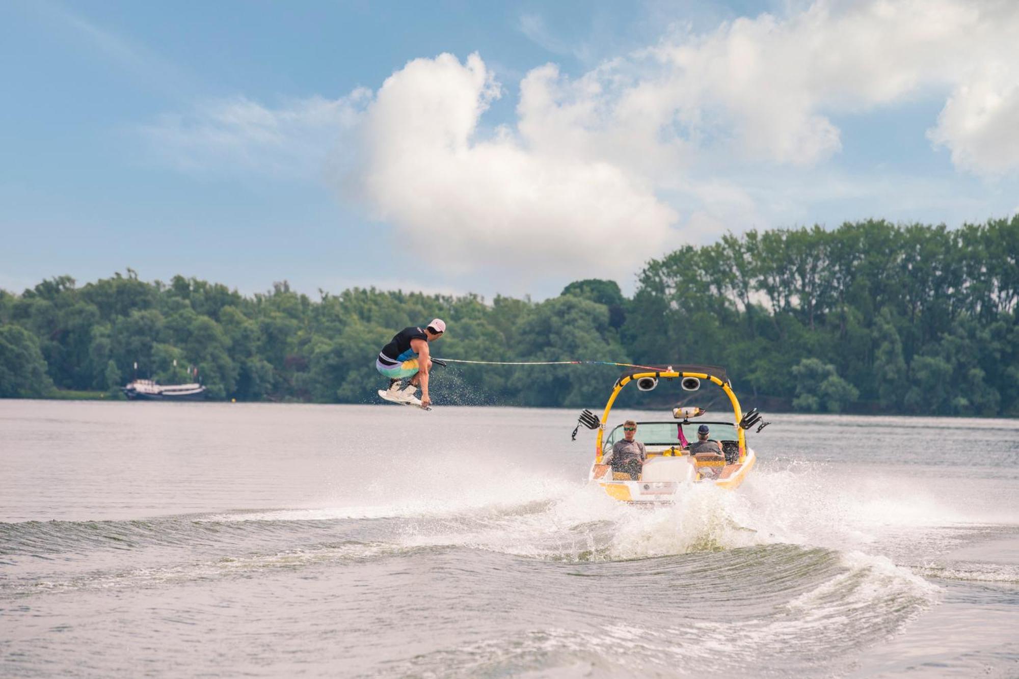 ホテル Marinapark Bad Nederrijn Maurik エクステリア 写真