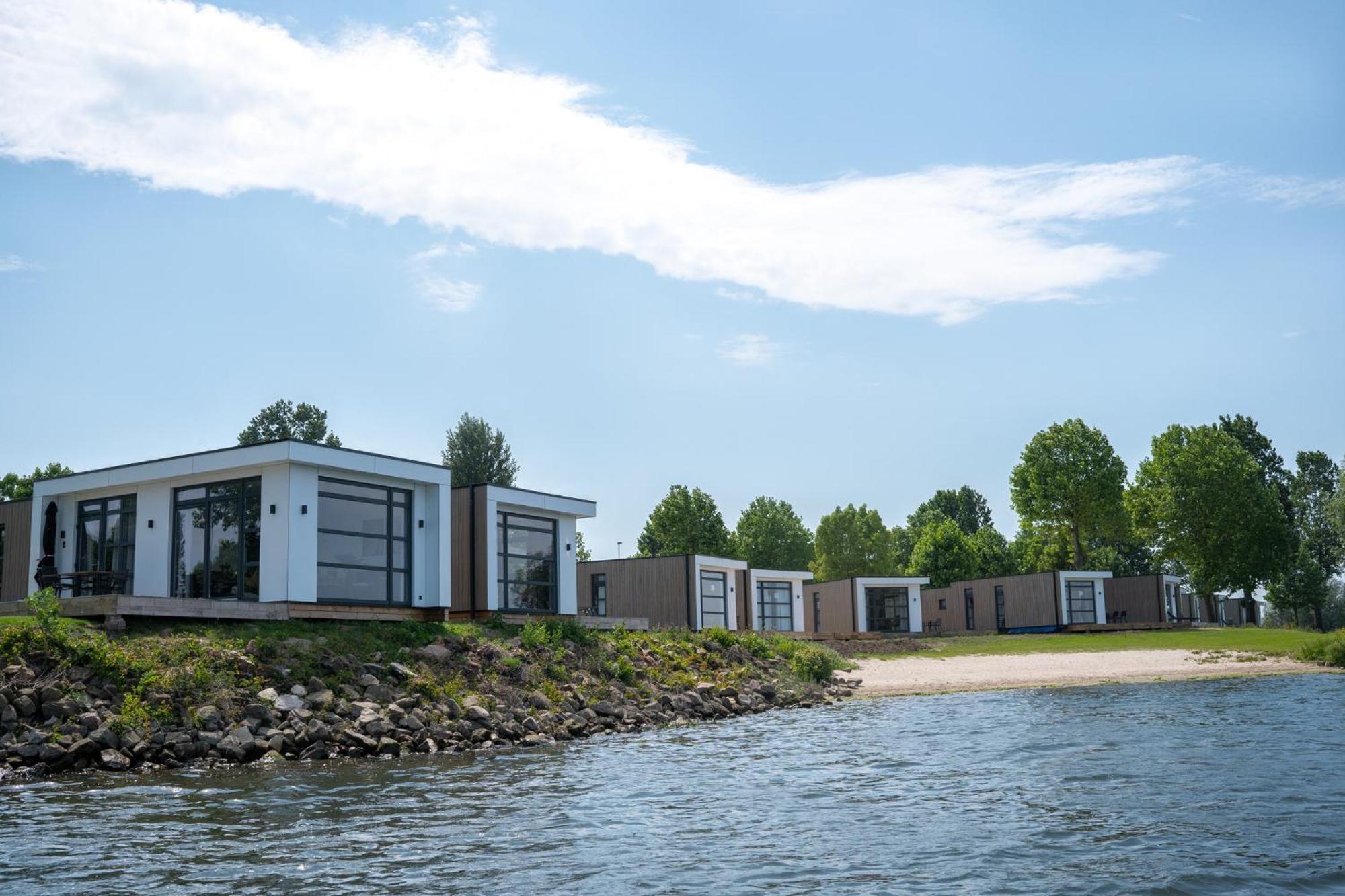 ホテル Marinapark Bad Nederrijn Maurik エクステリア 写真