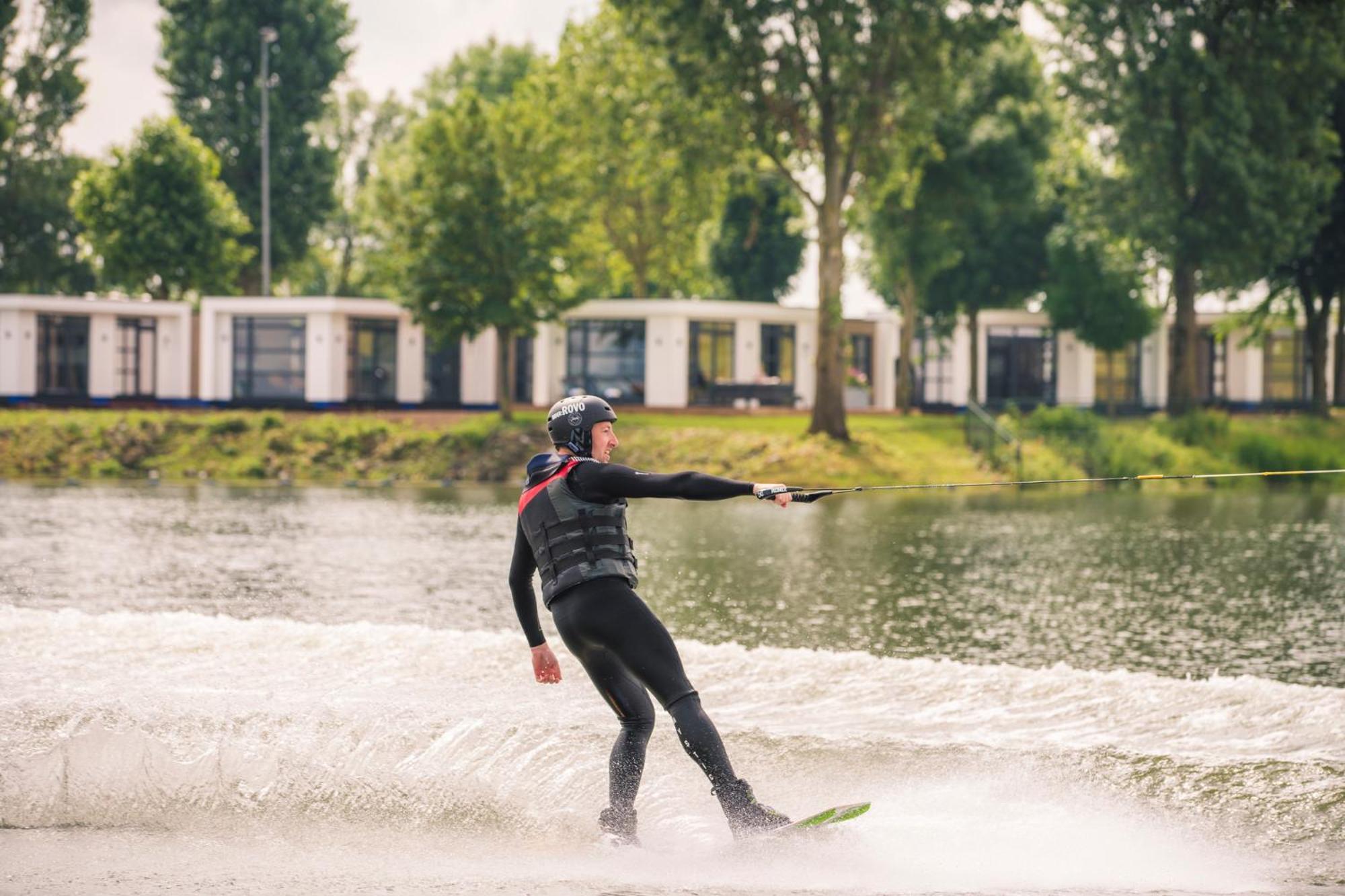 ホテル Marinapark Bad Nederrijn Maurik エクステリア 写真