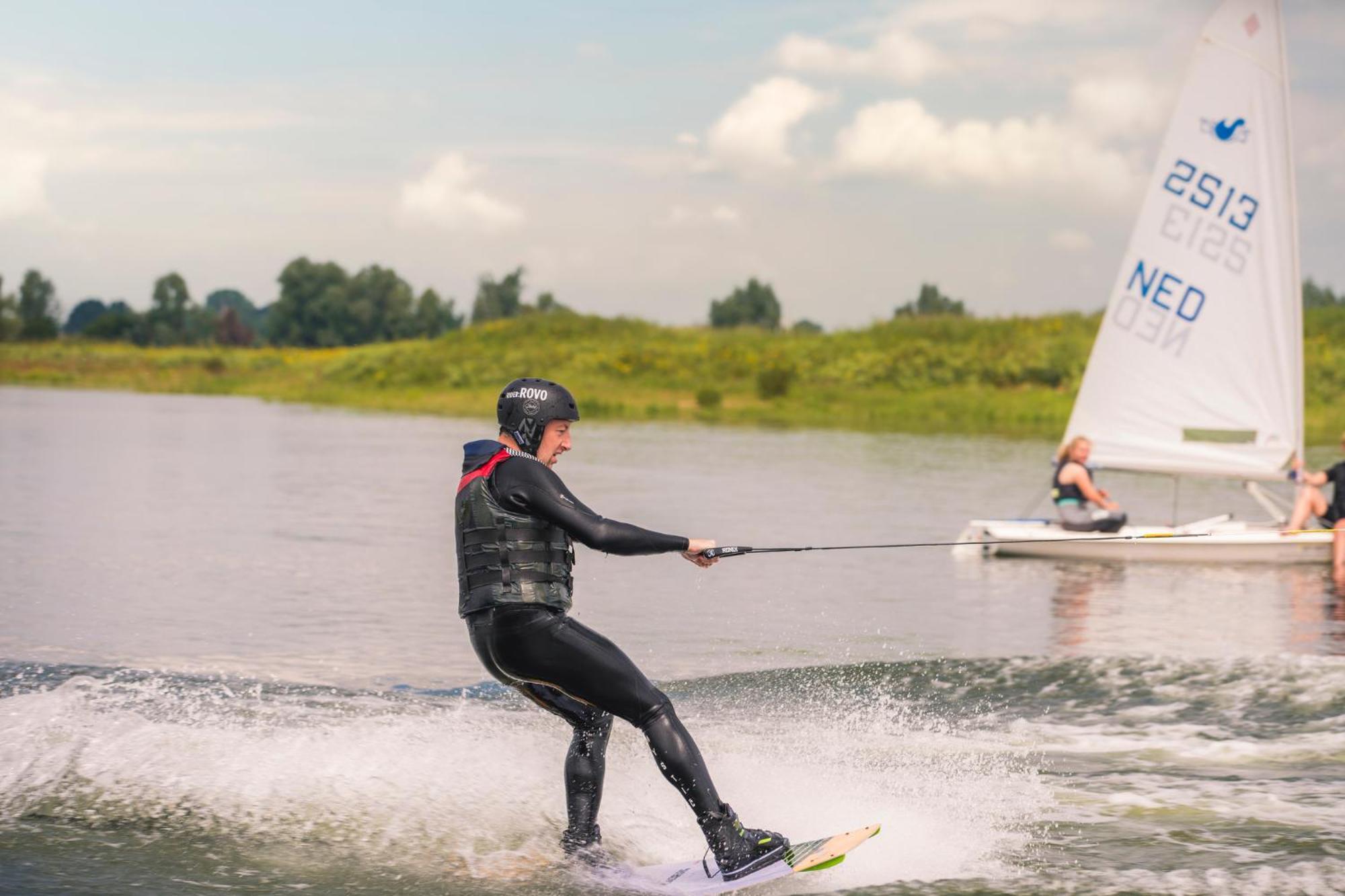 ホテル Marinapark Bad Nederrijn Maurik エクステリア 写真