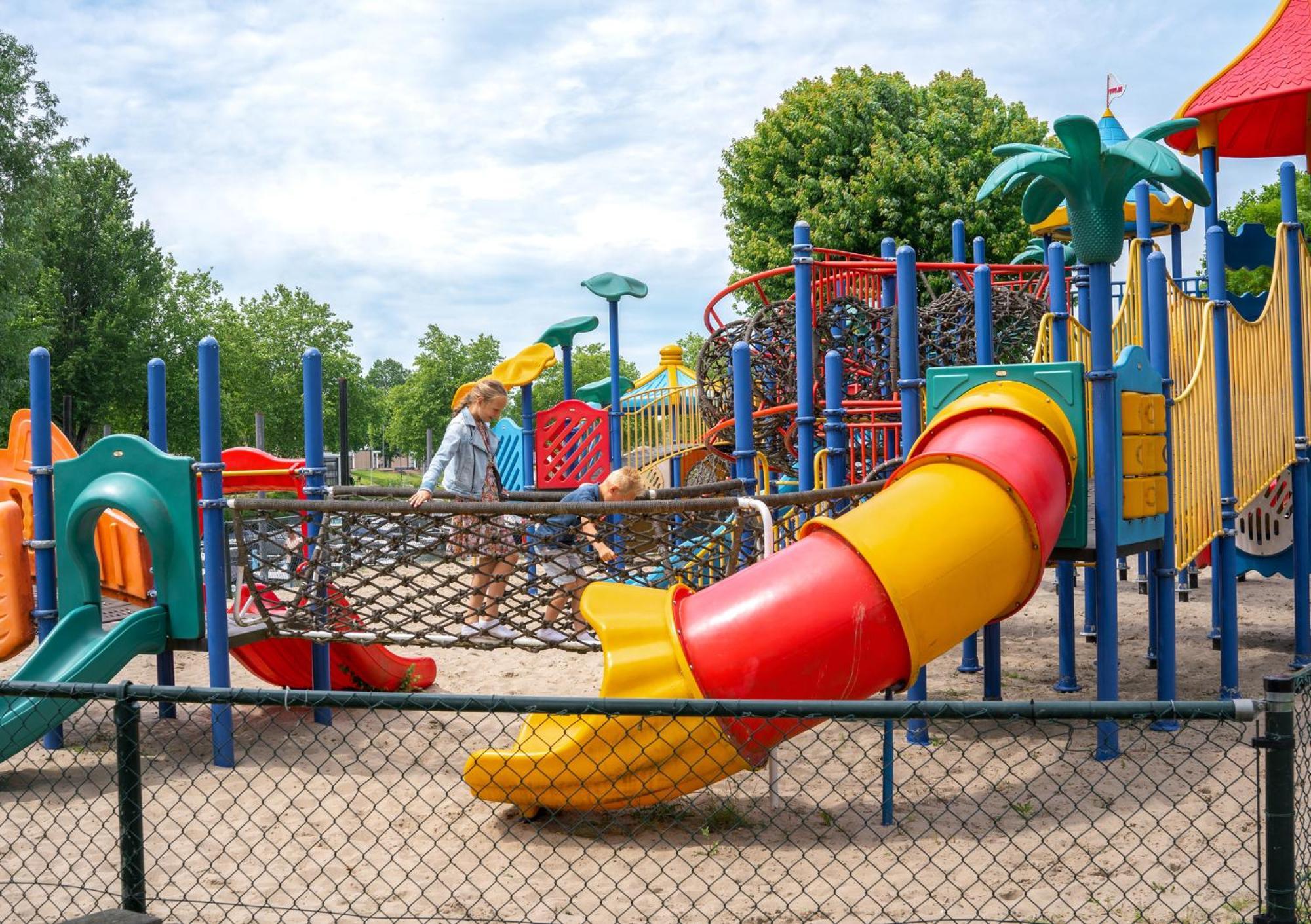 ホテル Marinapark Bad Nederrijn Maurik エクステリア 写真