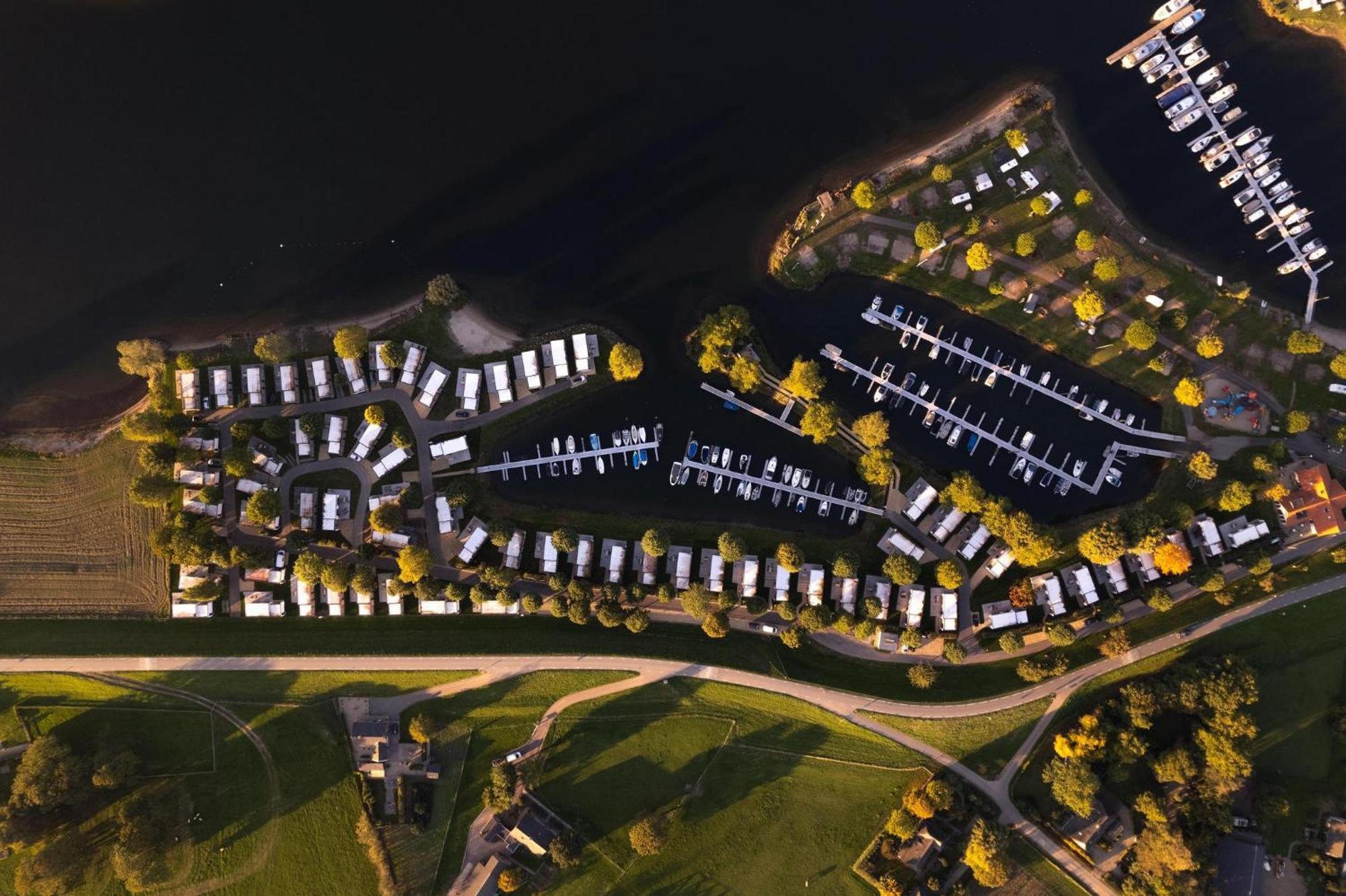 ホテル Marinapark Bad Nederrijn Maurik エクステリア 写真