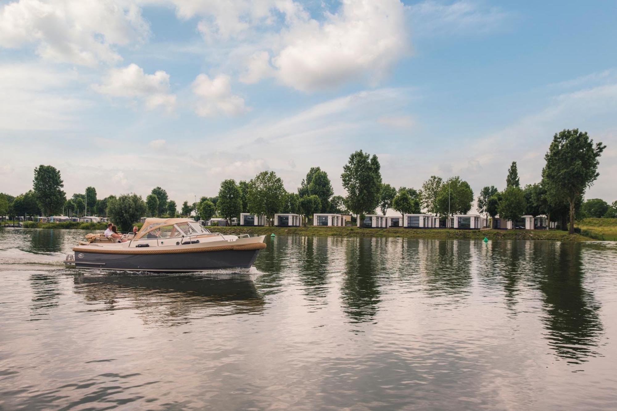 ホテル Marinapark Bad Nederrijn Maurik エクステリア 写真