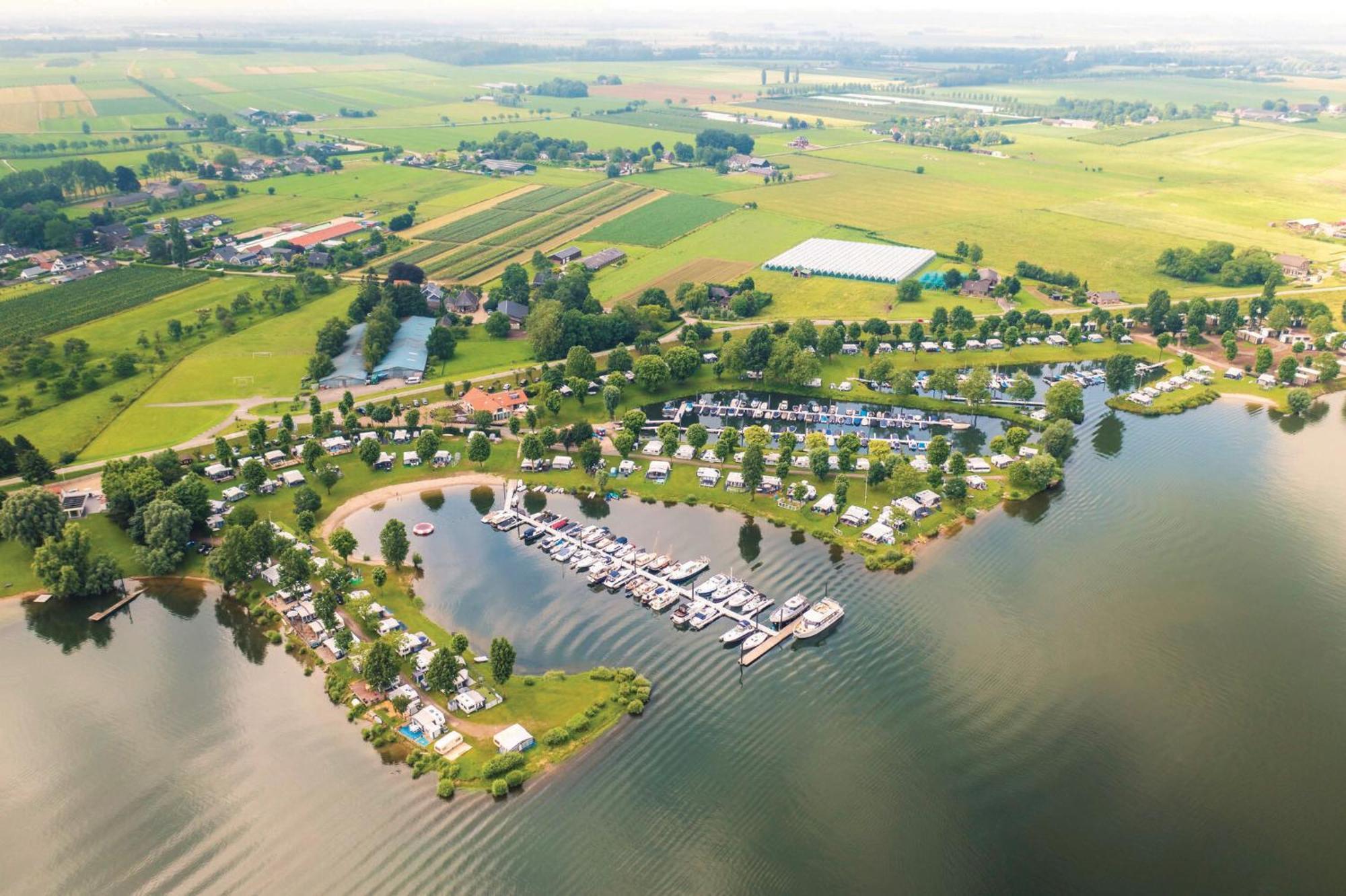 ホテル Marinapark Bad Nederrijn Maurik エクステリア 写真