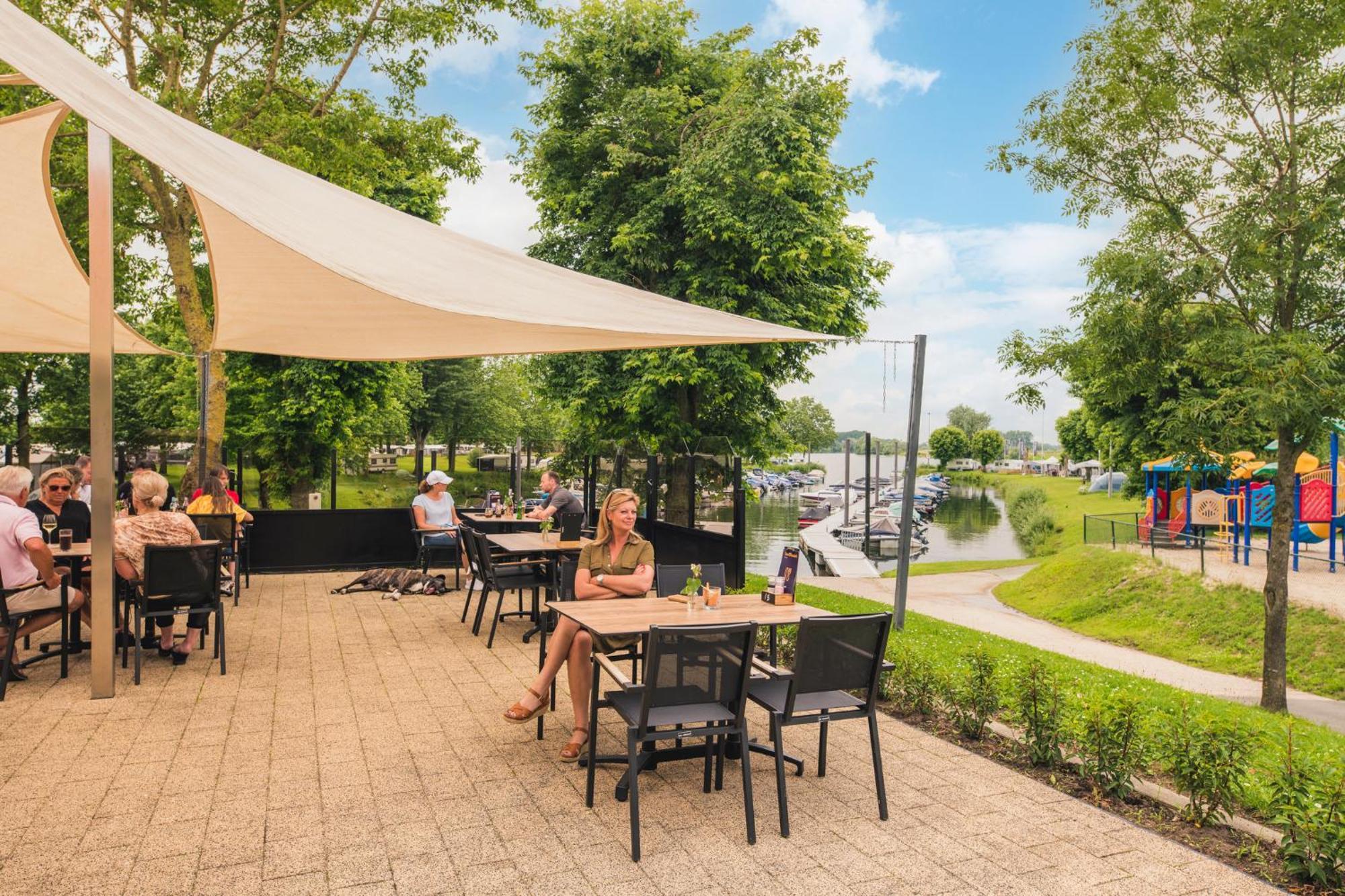 ホテル Marinapark Bad Nederrijn Maurik エクステリア 写真